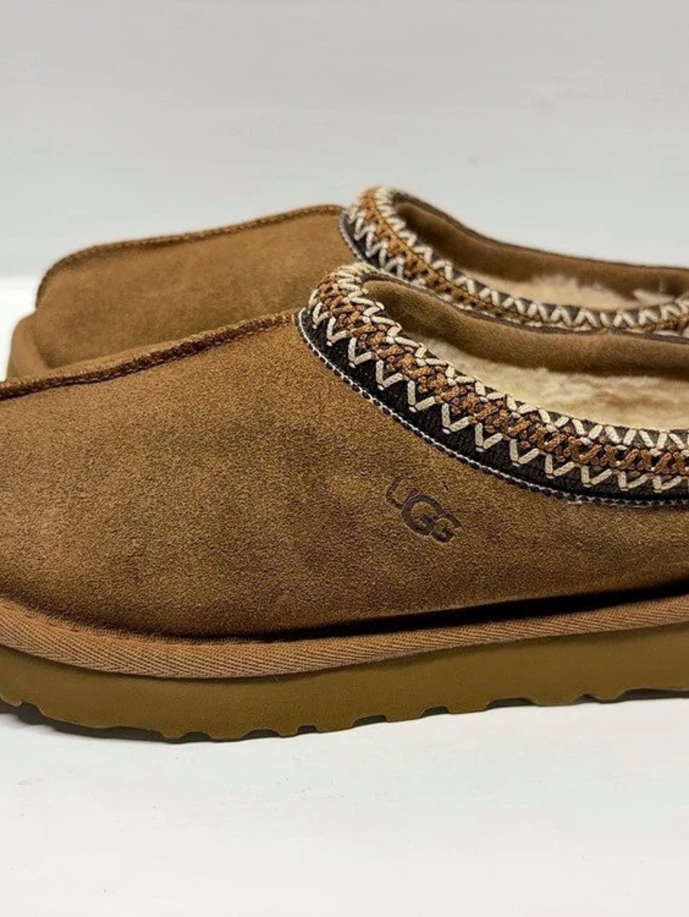 UGG Tasman Slipper slippers in brown with geometric trim sheepskin lining size 6